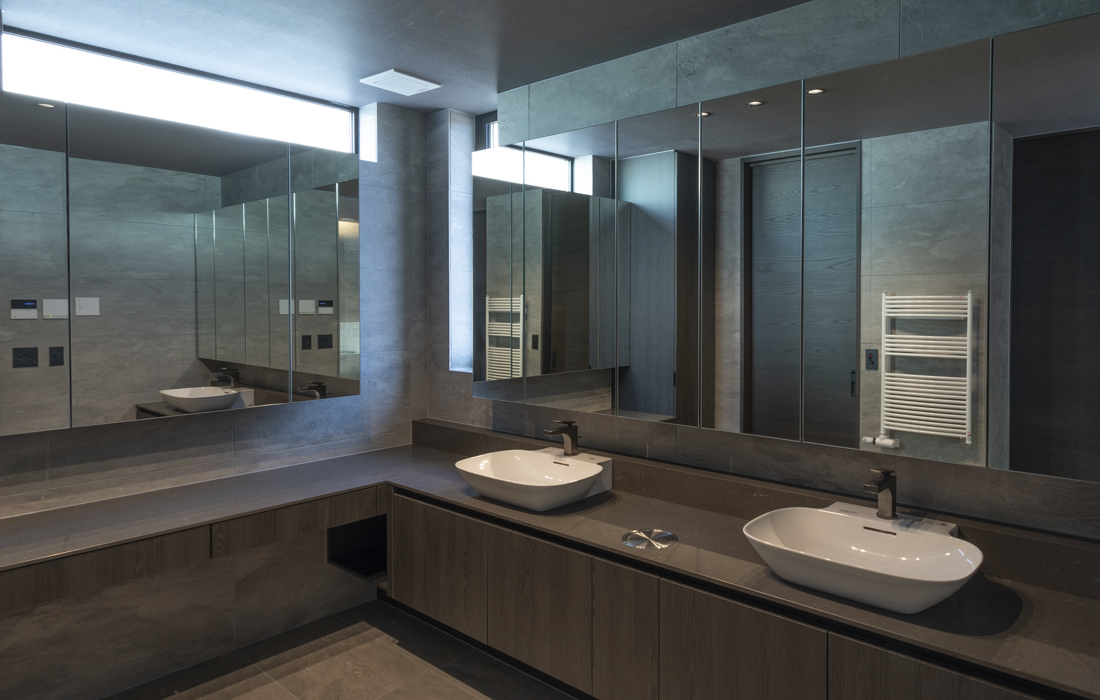 bathroom23 5004 Piatra Grey　バスルーム