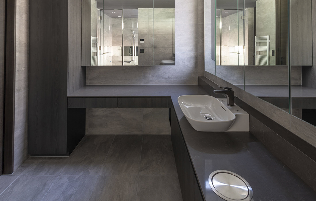 bathroom23 5004 Piatra Grey　バスルーム