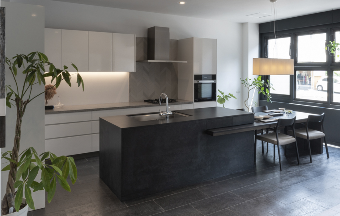 kitchen61 5810 Black Tempal　キッチン