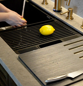 ショールームに展示しています