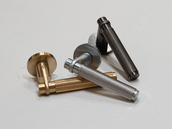 空間コンセプトに応える、3つのマット仕上げ