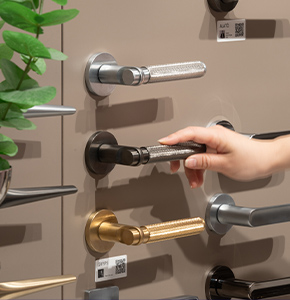 ショールームに展示しています