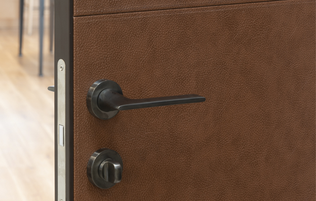 カスタムオーダードア　施工事例