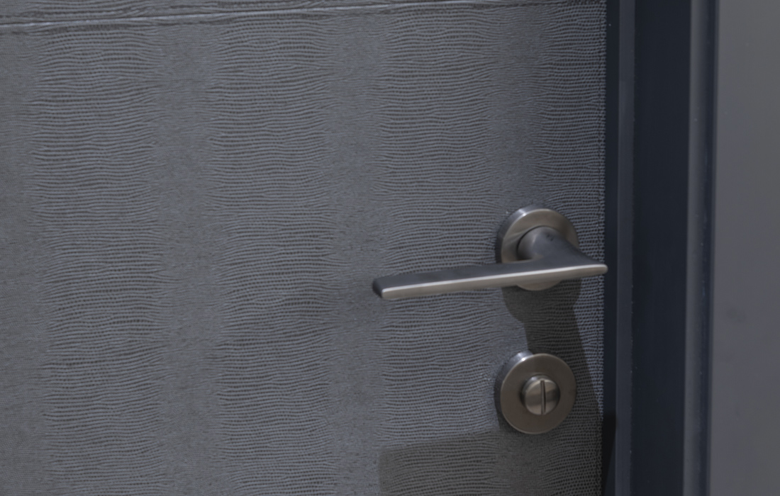 カスタムオーダードア　施工事例