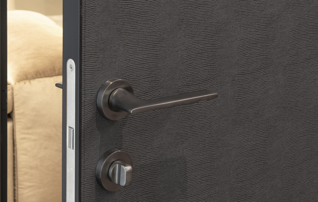 カスタムオーダードア　施工事例